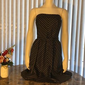 WHITE HOUSE BLACK MARKET DRESS SZ 6